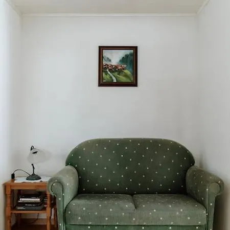 Апартаменти Cozy Chalet In *