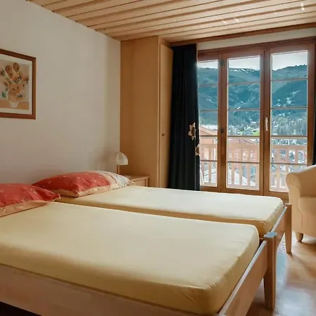 Cozy Chalet In アパート