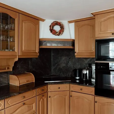 Апартаменти Cozy Chalet In *