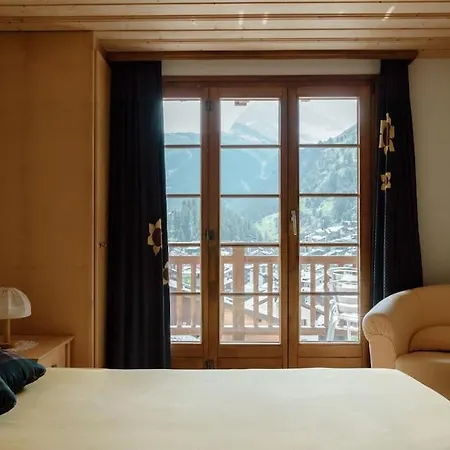 Cozy Chalet In アパート *